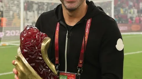 Barcelona closing in on Xavi after Koeman sacked as coach