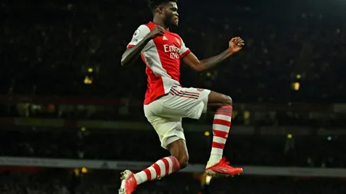 Partey ends goal drought as Arsenal beat Villa
