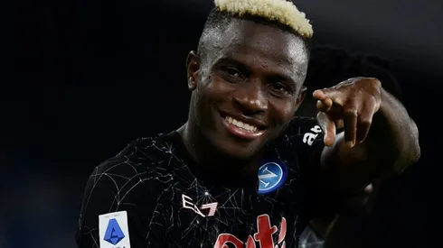 Napoli reclaim top spot