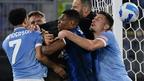 Inter 'lose heads' in Lazio defeat as battling AC Milan go top