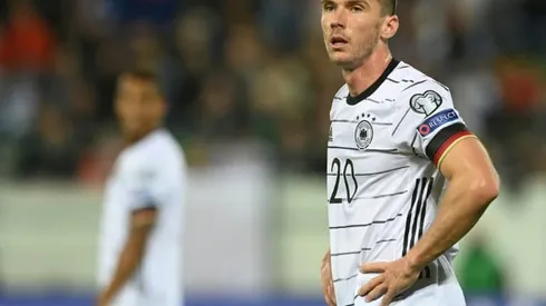 Germany wing-back Gosens sidelined by thigh injury