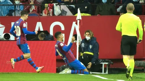 Araujo grabs a point for Barca at 10-man Sevilla