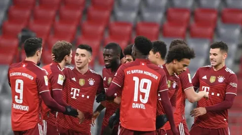 Lewandowski bags record as Bayern go nine points clear in Germany
