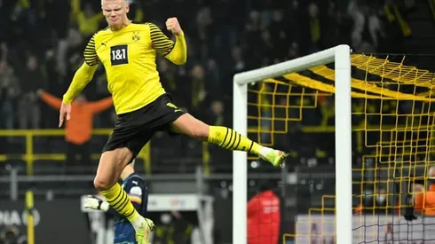 Haaland brace sinks Fuerth as Dortmund trim Bayern's league lead