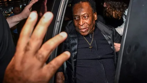 Football great Pele hospitalized for tumor treatment