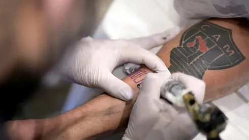 Brazil football club gives fans free tattoos