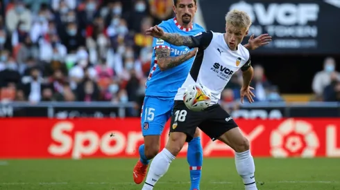 Versatile Dane Wass joins Atletico from Valencia