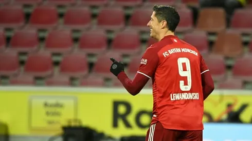 Lewandowski scores 300th Bundesliga goal as Bayern rout Cologne