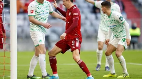 Bayern survive Fuerth scare thanks to Lewandowski brace