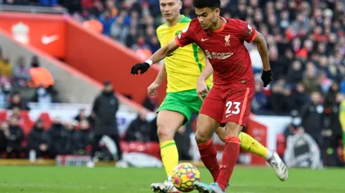 Liverpool survive Norwich scare, Chelsea strike late to down Palace