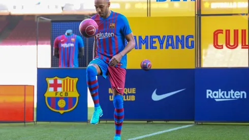 Aubameyang hails chance of a lifetime after signing for Barcelona
