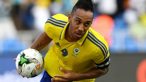 Arsenal free Aubameyang to join Barcelona