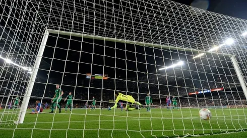 Barcelona agree sponsorship deal with Spotify