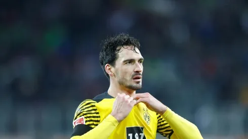 Hummels returns as Dortmund look to trim Bayern's lead
