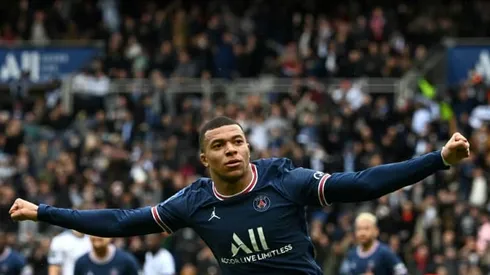 Messi jeered in PSG win over Bordeaux after European meltdown