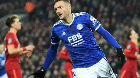 Leicester's Vardy faces 'weeks' out with knee injury