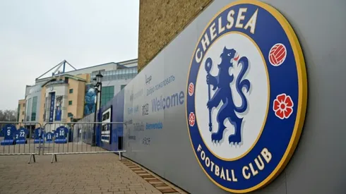Turkish billionaire Bayrak enters race to buy Chelsea