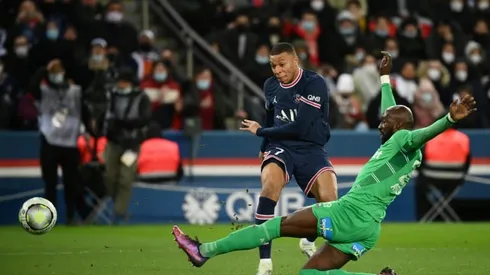 PSG to 'try everything' to keep Mbappe from clutches of Madrid