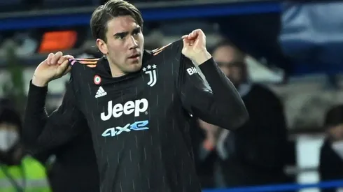 Fiorentina ask fans to avoid racist chants ahead of Vlahovic return