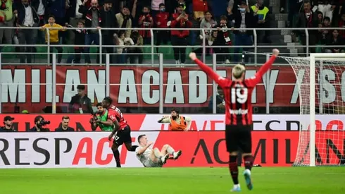 Milan beat Genoa to hold Serie A summit amid takeover talk