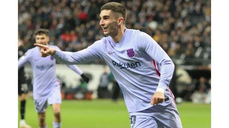 Torres equaliser rescues Barcelona, 10-man West Ham draw with Lyon