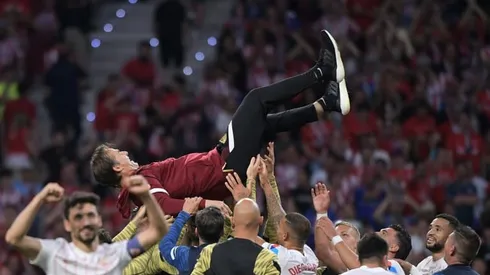 Suarez bids Atletico farewell as Sevilla qualify for Champions League