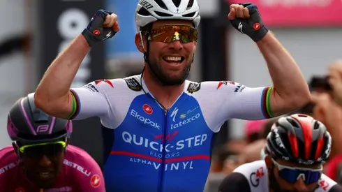 Cavendish storms Giro stage 3, Van der Poel retains lead