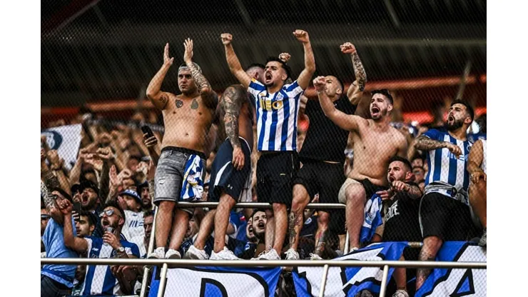 Porto win at Benfica to seal Portuguese title