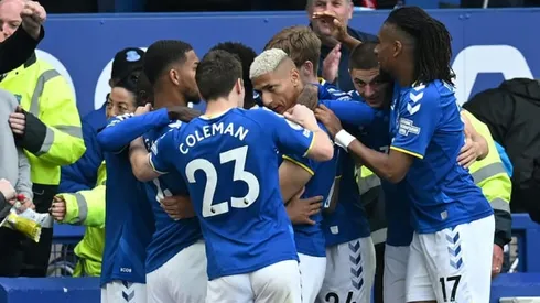 Everton earn priceless win, Spurs into top four