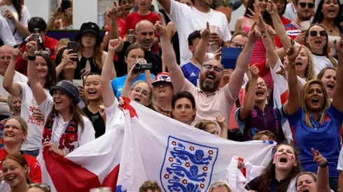 Colourful London catches final fever as women bid for glory