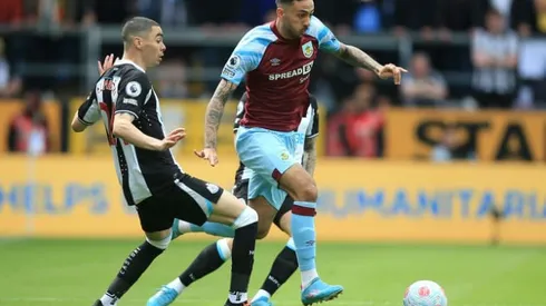 Everton sign Burnley winger McNeil