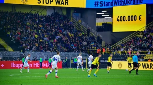 Ukraine laments 'Vladimir Putin' chant at Istanbul match