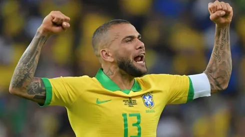 Mexico's Pumas sign Brazil's Dani Alves
