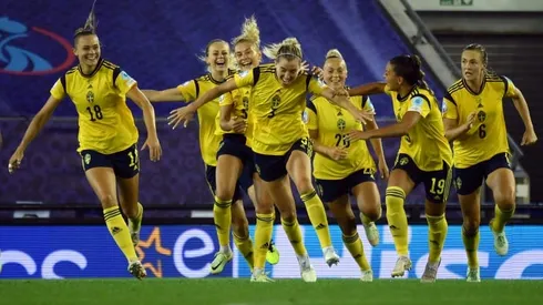 Sweden strike late to set up England Euro 2022 semi-final