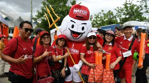 'Really happy': Thai fans of Man Utd, Liverpool paint Bangkok red