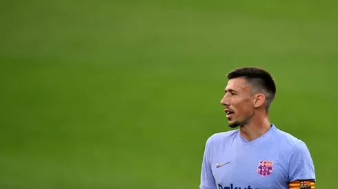 Tottenham sign France defender Lenglet on loan from Barcelona
