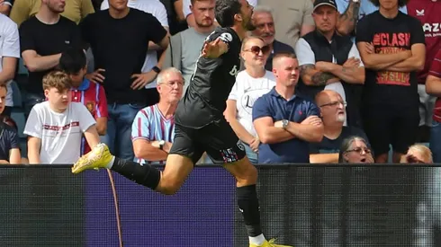 West Ham win piles pressure on Gerrard, Newcastle snatch draw