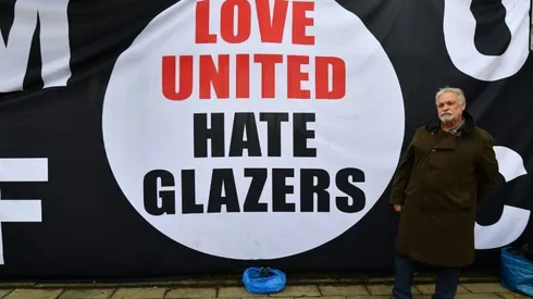 Man Utd fans take aim at the Glazers in protest march