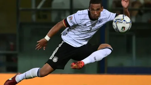 PSG defender Kehrer joins West Ham