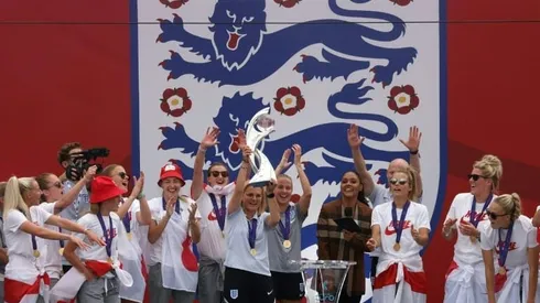 England's Euro 2022 winners urge next PM to support girls' football