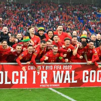 Michael Sheen send-off speech fires up Wales prior to World Cup