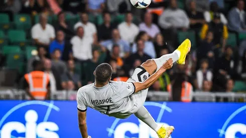 PSG criticized for polluting air after taking private jet on short trip