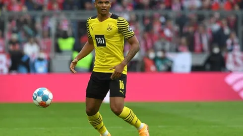 Man City bolster defence by signing Dortmund's Akanji