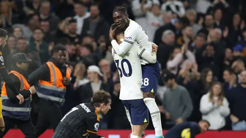 Tottenham beat ten-man Leeds with thrilling second half comeback