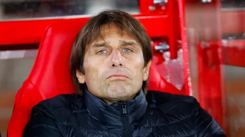 Conte continues to stall on new Spurs contract