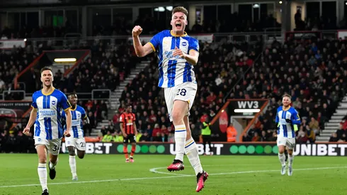 Evan Ferguson shuns big clubs, signs new Brighton deal