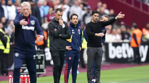 Arsenal waste two goal lead, suffer title blow against West Ham