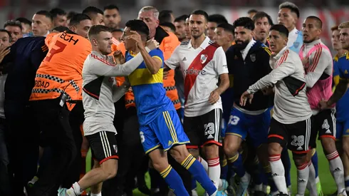 River defeat Boca in fiery Superclásico; 6 sent off