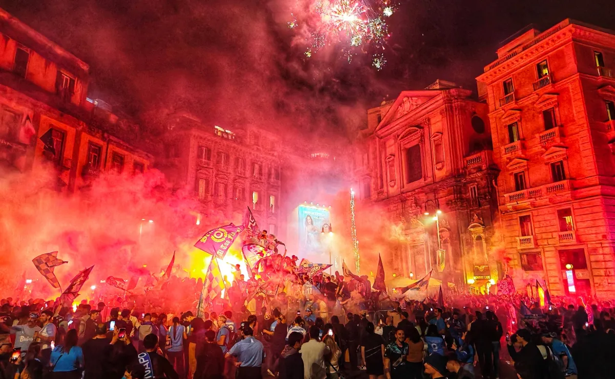 Napl Fans Napoli fans erupt as club wins first Serie A title in 33 years