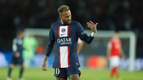 PSG fans call on Neymar to 'get lost!' during gathering